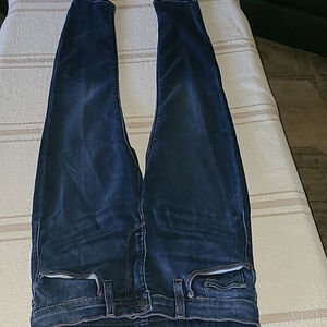 Hudson "Barbara" Super skinny jeans. Sz 26"x27" w9.5"rise. (#1191).